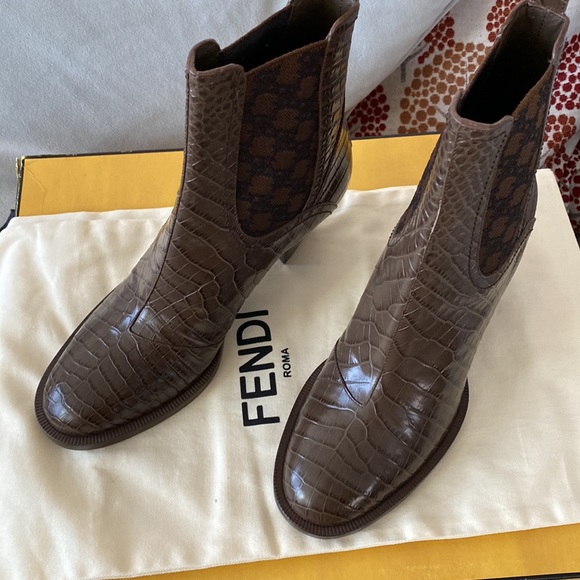 NIB Fendi Booties sz 37 (7) - Picture 2 of 6